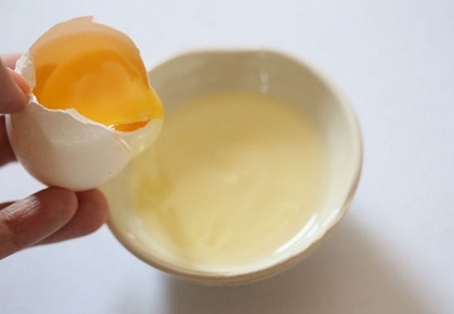 Cách xóa sẹo thâm bằng lòng trắng trứng gà